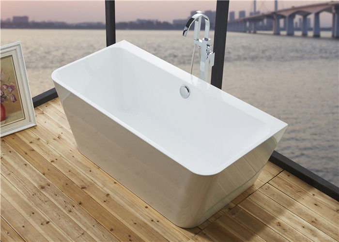 Quadrado interno da banheira ereta livre lustrosa do acrílico da superfície do sólido dado forma